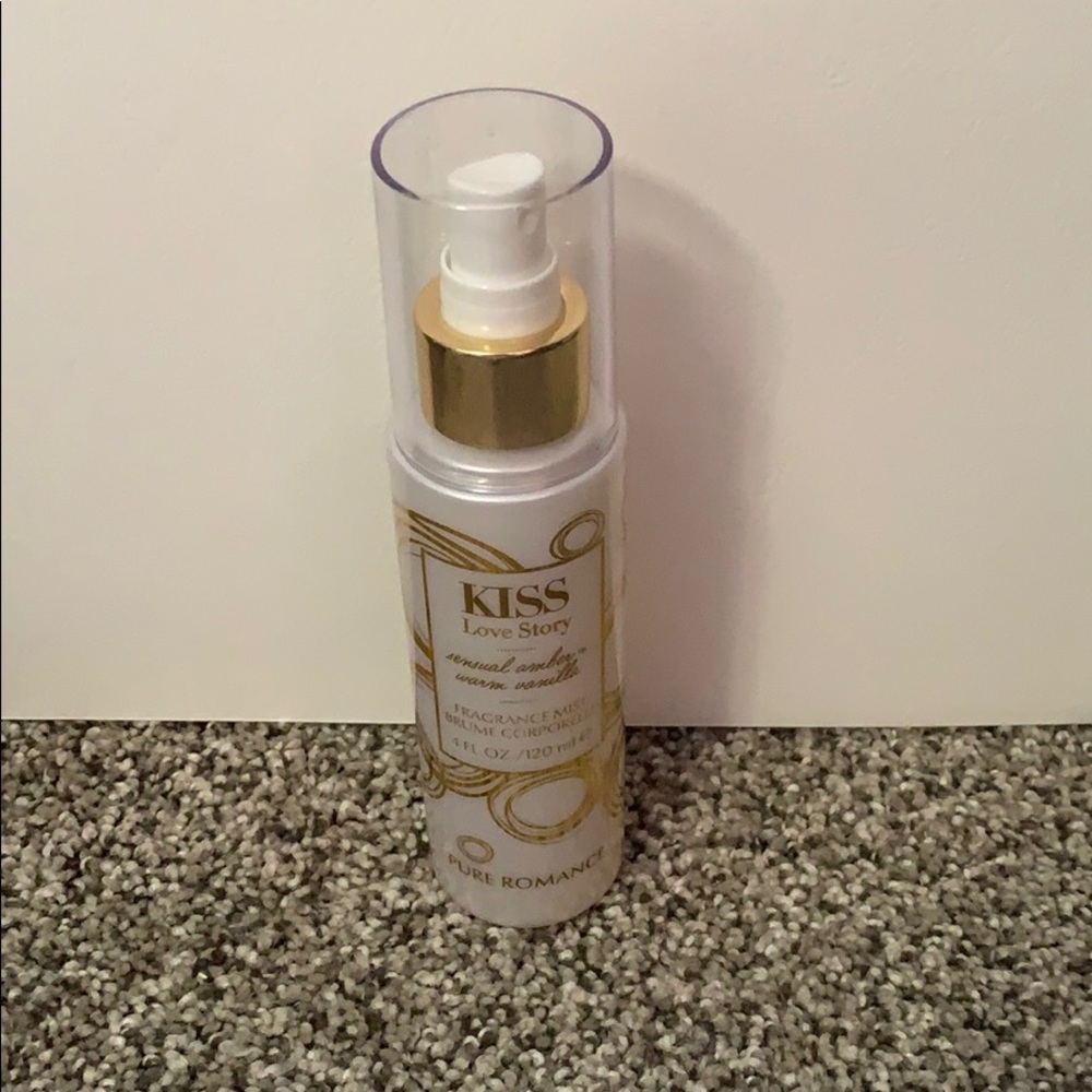 Kiss body spray